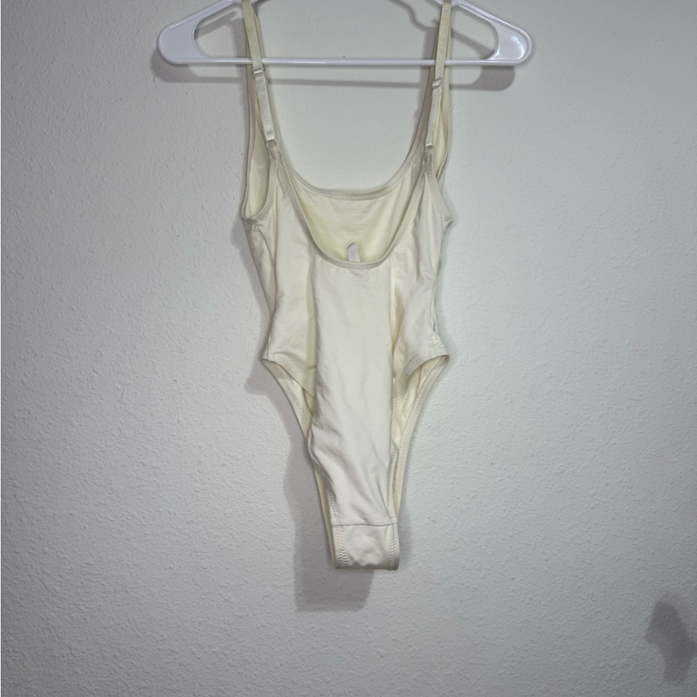 SKIMS Off white Bodysuit - Picture 2 of 3